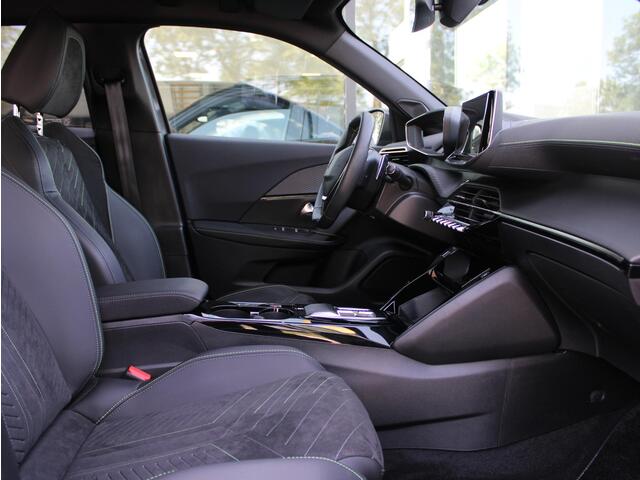 Peugeot 2008 1.2 PureTech 130 GT Automaat | Navi / Alcantara / Camera