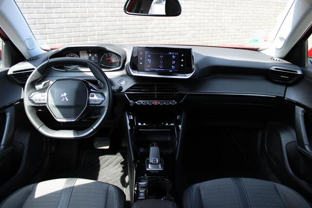 Peugeot 2008 1.2 PureTech Allure Automaat, Trekhaak, Airco, Navigatie, Applecarpl./Andr. Auto