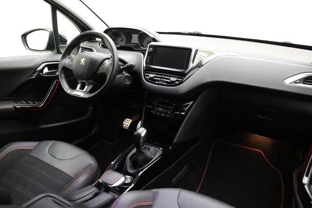 Peugeot 2008 1.2 PureTech GT-line 110 PK | Handgeschakeld | Parkeersensor | Climate Control | Navigatie | Cruise Control | Licht metalen velgen | Nette auto | Dealer onderhouden