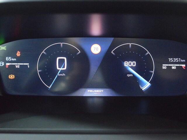 Peugeot 2008 1.2 PureTech 100 Allure NAVIGATIE | CARPLAY | E.C.C. | ACHTERUITRIJCAMERA MET SENSOREN | 15.350km