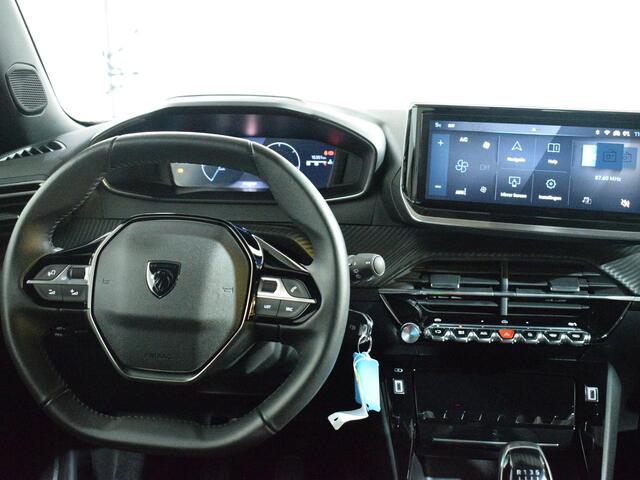 Peugeot 2008 1.2 PureTech 100 Allure NAVIGATIE | CARPLAY | E.C.C. | ACHTERUITRIJCAMERA MET SENSOREN | 15.350km