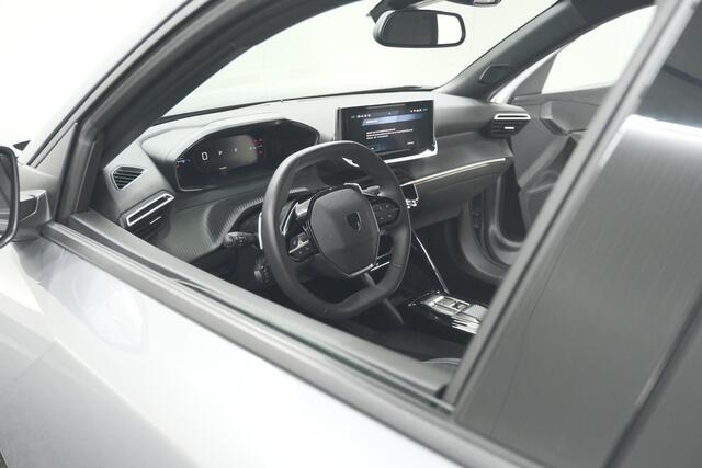 Peugeot 2008 PureTech 130 EAT8 Allure | Camera | Navigatie | Parkeersensoren | Apple Carplay