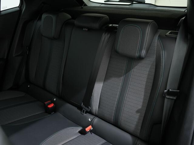 Peugeot 2008 1.2 PURETECH 130PK ALLURE EAT8 | Trekhaak | Carplay | Clima