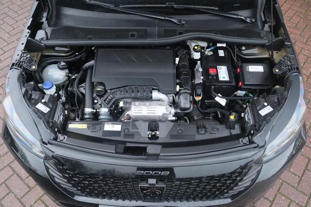 Peugeot 2008 1.2 PureTech 130pk EAT8 GT Pack | Navi | App Connect | Adaptive Cruise | Keyless | Alcantara | Camera | PDC