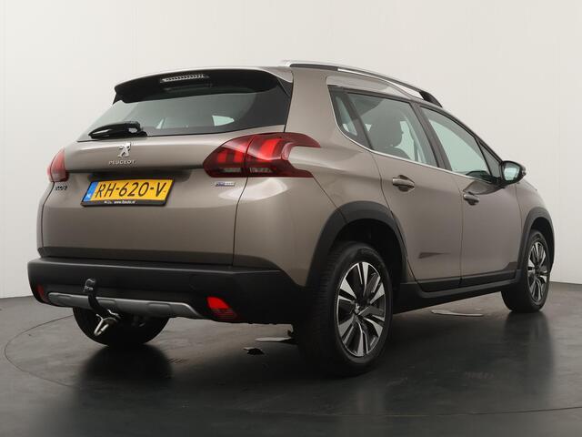 Peugeot 2008 1.2 PureTech Blue Lease Executive - Trekhaak - Parkeersensoren A + Camera - Cruise Control - Airco