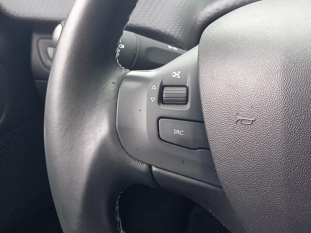 Peugeot 2008 1.2 PureTech Allure Automaat | Trekhaak | Panorama dak | Stoelverwarming |