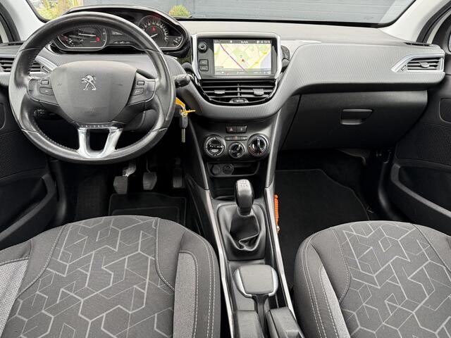 Peugeot 2008 1.2 PureTech Blue Lion Pano,Navi,Pdc,110pk,Airco,Cruise,Lm velgen,4 Nieuwe Banden,Apk tot 07-2026