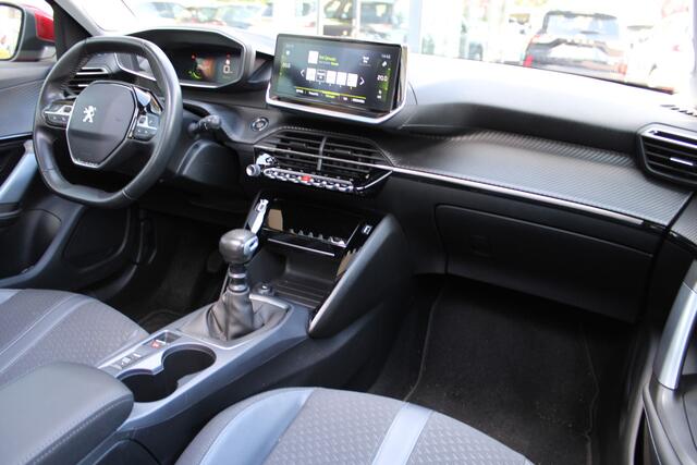 Peugeot 2008 1.2 PureTech GT-Line | Trekhaak | Panoramadak | Adaptive