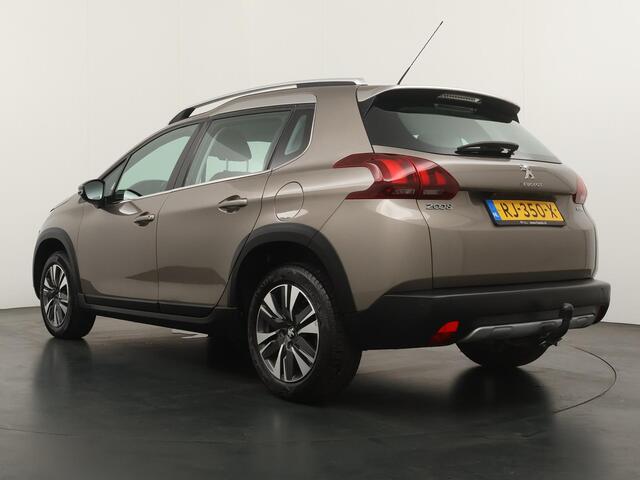 Peugeot 2008 1.2 PureTech Blue Lease Executive - Navigatie - Trekhaak - Climate Control