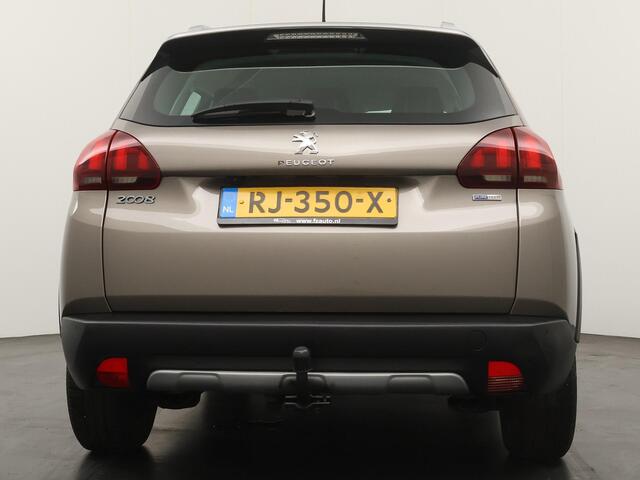 Peugeot 2008 1.2 PureTech Blue Lease Executive - Navigatie - Trekhaak - Climate Control