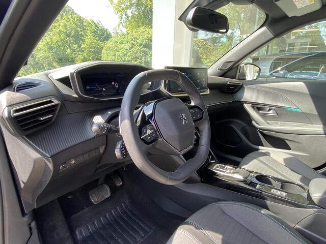 Peugeot 2008 1.2T 130pk Automaat Allure Pack | Achteruitrijcamera | Navigatie | Digitale Cockpit | Privacy Glass | Apple Carplay/Android Auto | Parkeersensoren