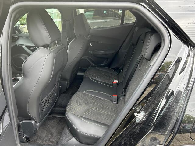 Peugeot 2008 1.2T 130pk Automaat GT | Adaptive Cruise Control | Alcantara bekleding | Full LED | 17'' LM Velgen | Stoelverwarming | Pack Drive Assist