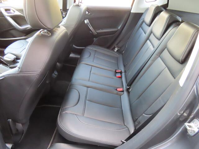 Peugeot 2008 1.2 PureTech Allure*Panoramadak*Navi*Leder*