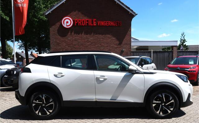 Peugeot 2008 100 Pk Benzine Mooie Luxe Uitvoering * Navigatie * Climate & Cruise Control * Keyless Start Button * Achteruitrij Camera * Vingerhoets; Vierde Generatie Eersteklas Service !