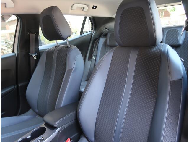 Peugeot 2008 100 Pk Benzine Mooie Luxe Uitvoering * Navigatie * Climate & Cruise Control * Keyless Start Button * Achteruitrij Camera * Vingerhoets; Vierde Generatie Eersteklas Service !