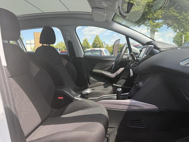 Peugeot 2008 1.2 PureTech Active Automaat,2e Eigenaar,Pano,Navi,Dealer Onderhouden,Airco,Cruise,Extra Set winter,Apk tot 06-2026