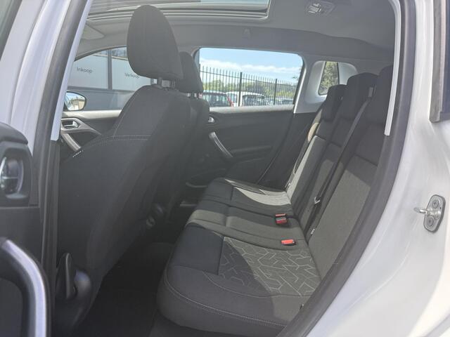 Peugeot 2008 1.2 PureTech Active Automaat,2e Eigenaar,Pano,Navi,Dealer Onderhouden,Airco,Cruise,Extra Set winter,Apk tot 06-2026
