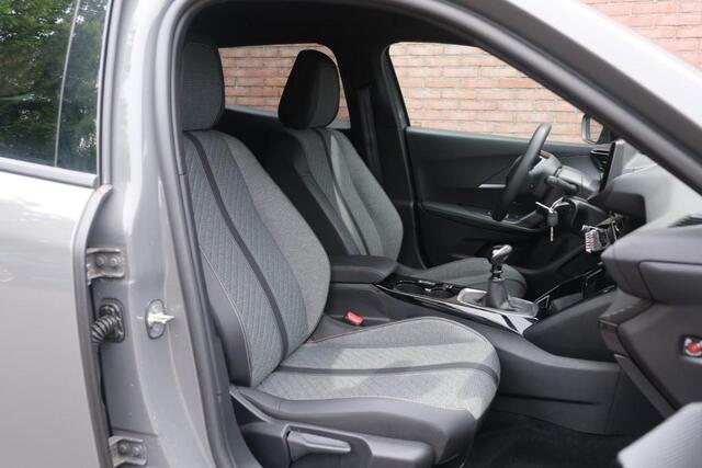Peugeot 2008 1.2 PureTech 100pk Allure | Navi | App Connect | Climate | Adaptive Cruise | Camera | PDC