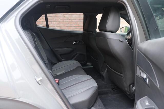 Peugeot 2008 1.2 PureTech 100pk Allure | Navi | App Connect | Climate | Adaptive Cruise | Camera | PDC