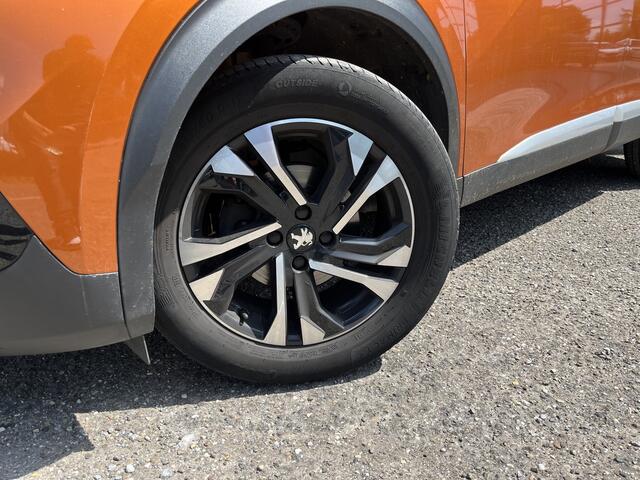 Peugeot 2008 1.2 PureTech GT-Line 131 PK! // LED // 3D COCKPIT // APPLE-ANDROID AUTO // CRUISE // STOELVERWARMING //