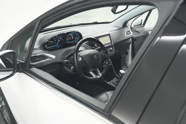 Peugeot 2008 PureTech 130 Allure | Camera | Apple Carplay | Parkeersensoren | Navigatie
