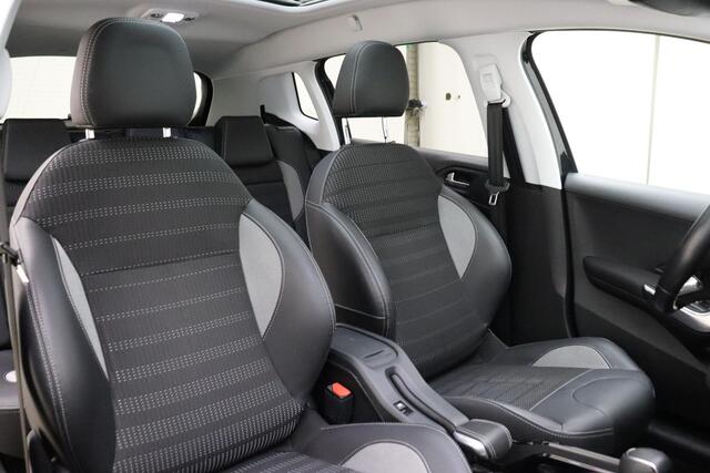 Peugeot 2008 1.2 PureTech Allure 110 PK | Automaat | Parkeersensor | Panorama dak | Climate Control | Navigatie | Licht metalen velgen | Cruise Control |