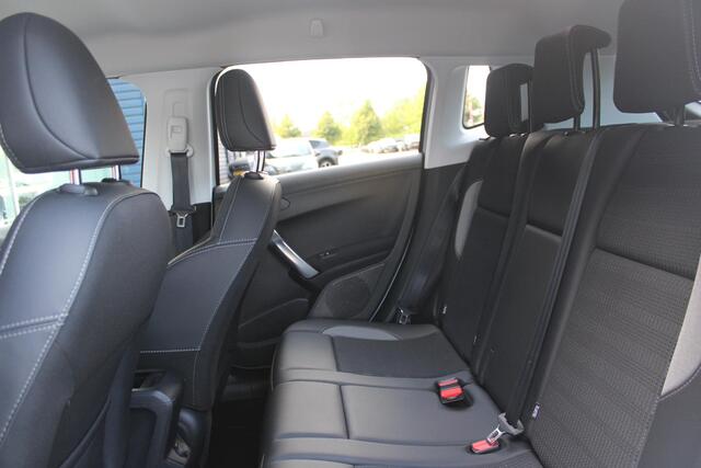 Peugeot 2008 1.2 130PK ALLURE | AFNEEMBARE TREKHAAK | APPLE CARPLAY/ANDROID AUTO | ALL SEASON BANDEN | GRIPP CONTROL | CRUISE CONTROL | CLIMATE CONTROL | LICHTMETALEN VELGEN |