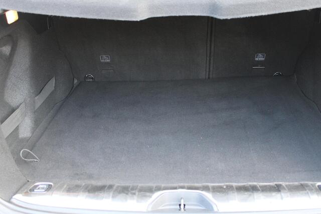 Peugeot 2008 1.2 130PK ALLURE | AFNEEMBARE TREKHAAK | APPLE CARPLAY/ANDROID AUTO | ALL SEASON BANDEN | GRIPP CONTROL | CRUISE CONTROL | CLIMATE CONTROL | LICHTMETALEN VELGEN |