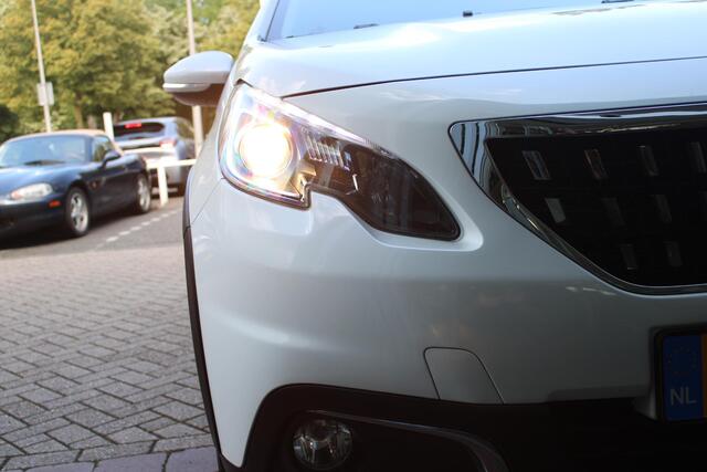 Peugeot 2008 1.2 130PK ALLURE | AFNEEMBARE TREKHAAK | APPLE CARPLAY/ANDROID AUTO | ALL SEASON BANDEN | GRIPP CONTROL | CRUISE CONTROL | CLIMATE CONTROL | LICHTMETALEN VELGEN |