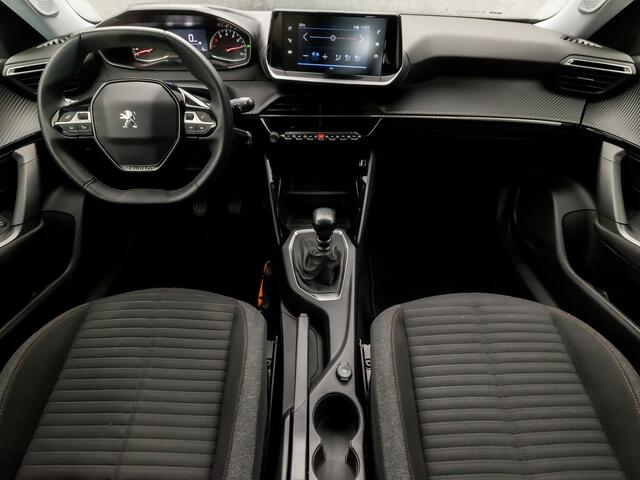 Peugeot 2008 1.2 PureTech Sport (APPLE CARPLAY, LANE ASSIST, PARKEERSENSOREN, SPORTSTOELEN, CRUISE, ELEK PAKKET, NIEUWSTAAT)