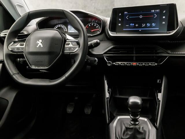 Peugeot 2008 1.2 PureTech Sport (APPLE CARPLAY, LANE ASSIST, PARKEERSENSOREN, SPORTSTOELEN, CRUISE, ELEK PAKKET, NIEUWSTAAT)