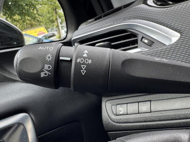 Peugeot 2008 1.2 PureTech Allure | Climate control | Cruise control | Panodak | Camera |