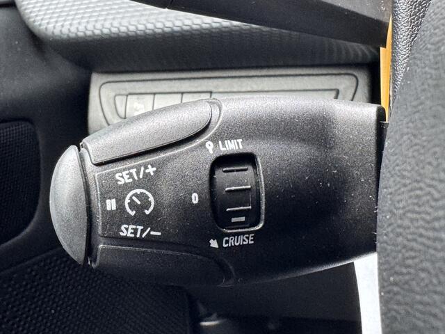 Peugeot 2008 1.2 PureTech Allure | Climate control | Cruise control | Panodak | Camera |
