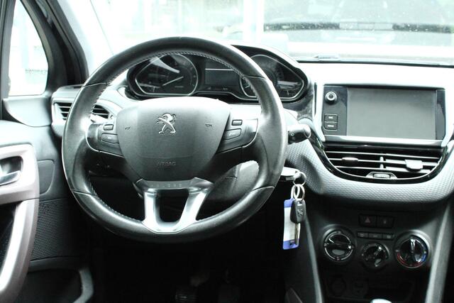 Peugeot 2008 1.2 PureTech Blue Lion d.riem is vervangen! airco cruise trekhaak enz.