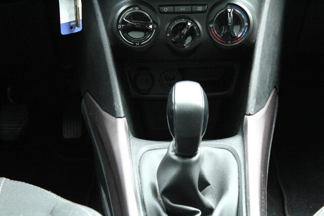 Peugeot 2008 1.2 PureTech Blue Lion d.riem is vervangen! airco cruise trekhaak enz.