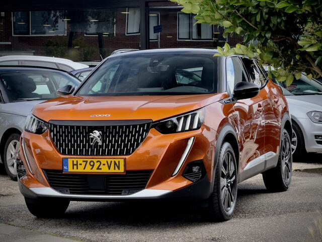 Peugeot 2008 1.2 PURE TECH GT-LINE TWO-TONE PANODAK LEDER DIGI-DASH APPLE-CARPLAY LED LMV PDC
