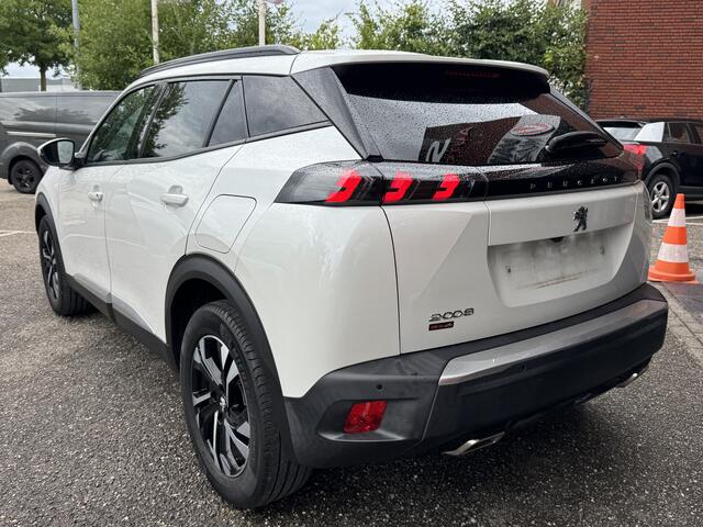 Peugeot 2008 1.2 PureTech Allure // NAVI // CLIMA // CRUISE // CAMERA // APPLE CARPLAY / ANDROID AUTO //
