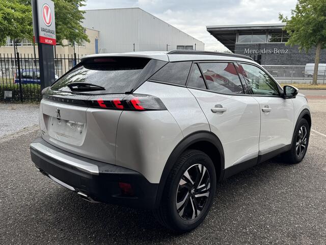 Peugeot 2008 1.2 PureTech Allure // NAVI // CLIMA // CRUISE // CAMERA // APPLE CARPLAY / ANDROID AUTO //