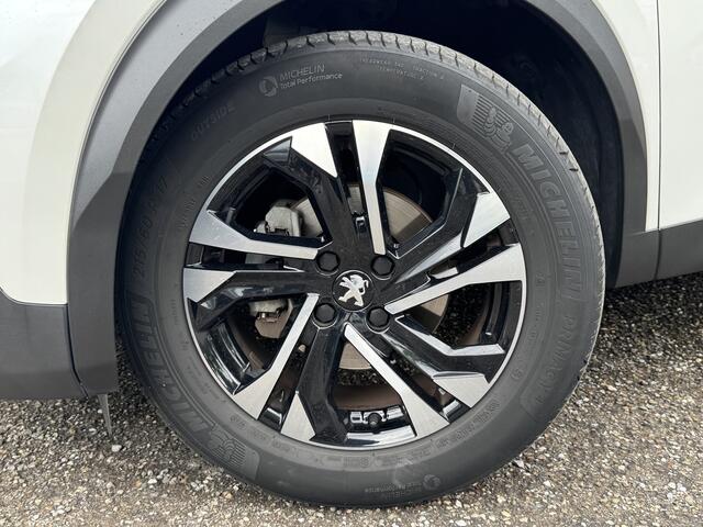 Peugeot 2008 1.2 PureTech Allure // NAVI // CLIMA // CRUISE // CAMERA // APPLE CARPLAY / ANDROID AUTO //