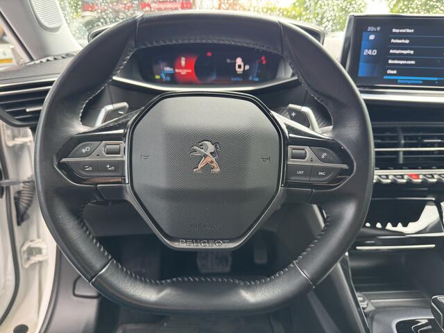 Peugeot 2008 1.2 PureTech Allure // NAVI // CLIMA // CRUISE // CAMERA // APPLE CARPLAY / ANDROID AUTO //