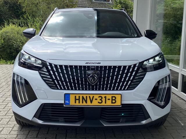Peugeot 2008 1.2T 130pk Automaat GT | Massagestoel | Camera V+A | Navigatie | Stoelverwarming | Two Tone