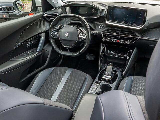 Peugeot 2008 1.2 PureTech Blue Lease Allure ORG NL PANO CAMERA 17 INCH APPLE CARPLAY DODEHOEKDETECTIE