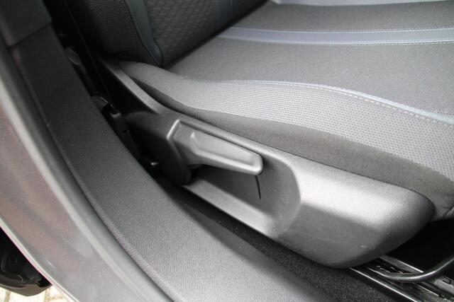 Peugeot 2008 1.2 PureTech 130pk Allure Automaat Airco Camera Carplay PDC V+A Zeer mooi