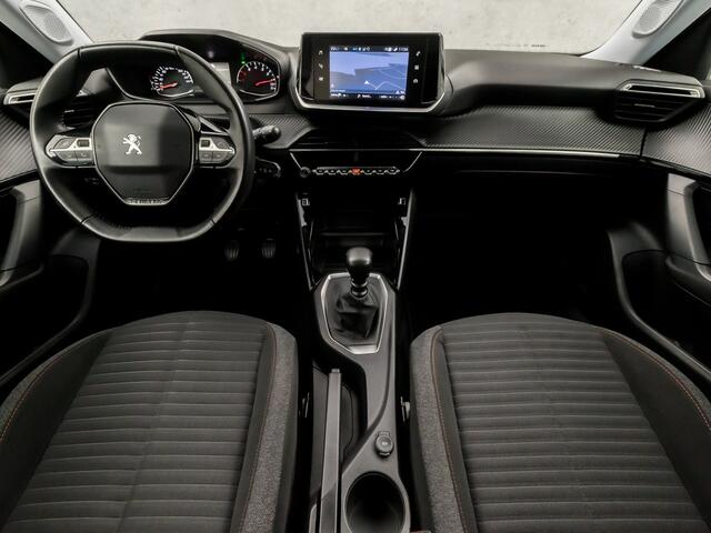 Peugeot 2008 1.2 PureTech Sport (APPLE CARPLAY, GROOT NAVI, 360 CAMERA, TREKHAAK, SPORTSTOELEN, LM VELGEN, PARKEERSENSOREN, CRUISE, NIEUWE APK, NIEUWSTAAT)