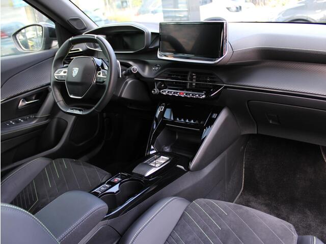 Peugeot 2008 1.2 PureTech 130 GT | Navi / Alcantara / Camera