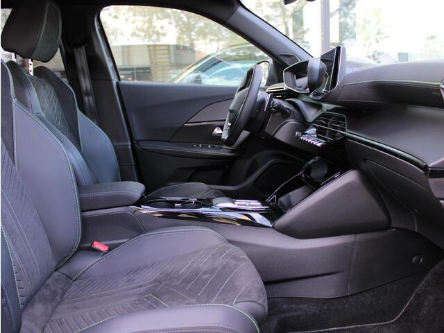 Peugeot 2008 1.2 PureTech 130 GT | Navi / Alcantara / Camera