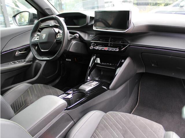 Peugeot 2008 1.2 PureTech 130 GT | Navi / Alcantara / Camera