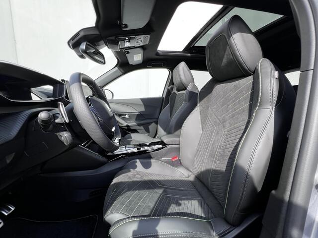 Peugeot 2008 1.2 Hybrid 145 GT / Nieuw, veel voordeel / tot 8 jaar Garantie / Elektr. schuifdak en bestuurdersstoel / Stoelverwarming / Camera 360° / Adapt. CC / Navi / Apple Carplay Android / 17" LM wielen / ook in zwart leverbaar /