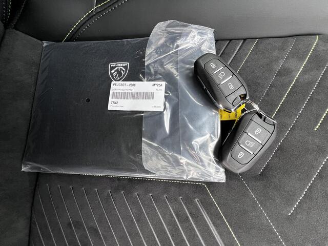 Peugeot 2008 1.2 Hybrid 145 GT / Nieuw, veel voordeel / tot 8 jaar Garantie / Elektr. schuifdak en bestuurdersstoel / Stoelverwarming / Camera 360° / Adapt. CC / Navi / Apple Carplay Android / 17" LM wielen / ook in grijs leverbaar