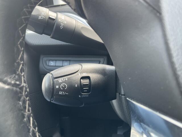 Peugeot 2008 1.2 PureTech Allure Trekhaak Pano Nav/Cam Cruise Voll.Onderhouden!
